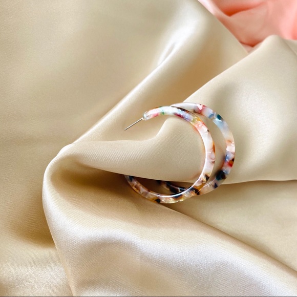 💕Last one Tortoise Shell Hoop Earrings Acrylic - Picture 2 of 7